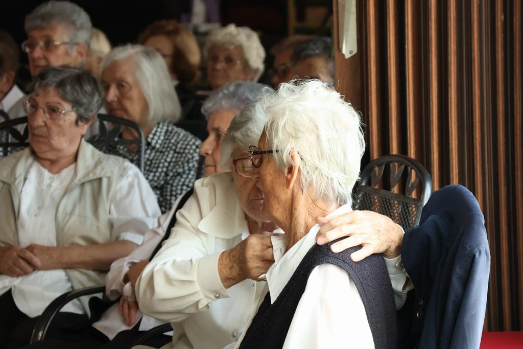 DAN STARIJIH OSOBA Župan Matija Posavec posjetio Dom za starije i nemoćne Čakovec DAN STARIJIH OSOBA Župan Matija Posavec posjetio Dom za starije i nemoćne Čakovec