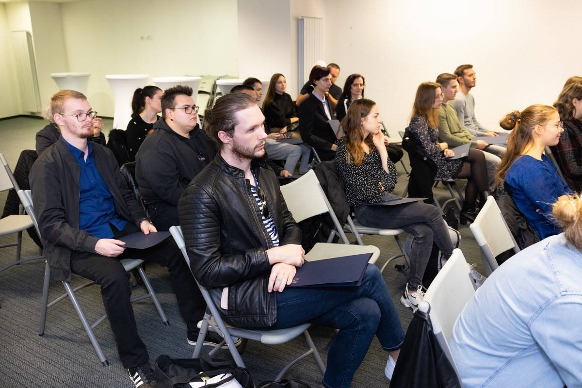 VRIJEDNI STUDENTI I u ovoj akademskoj godini Zaklada Mikec stipendira 47 uspješnih studenata