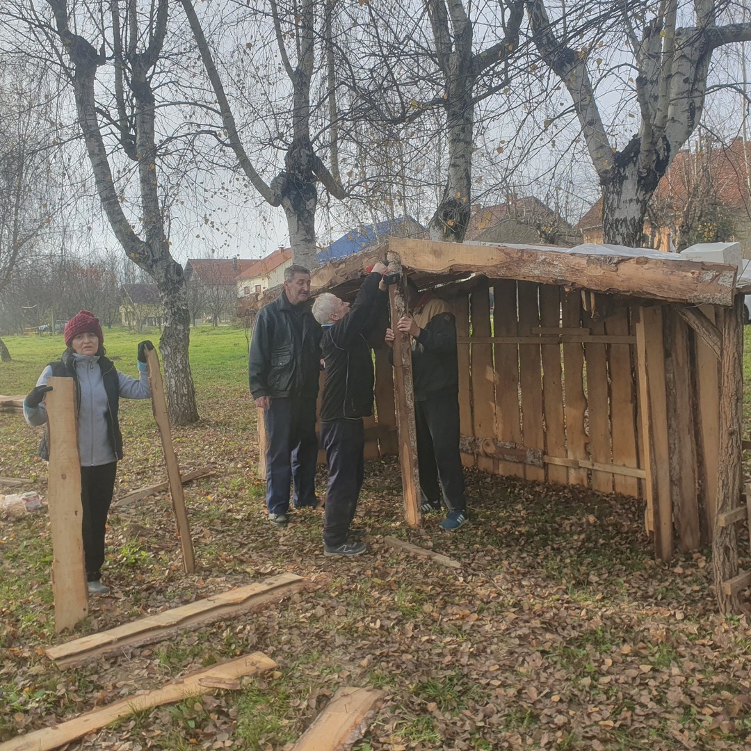 Vrijedni članovi KUD-a Mihovljan uredili prekrasne jaslice u svom mjestu