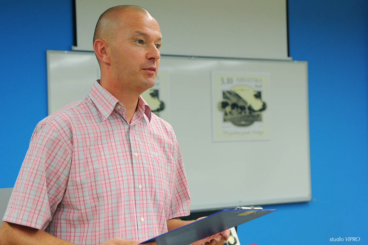 256110033dsc0008286241