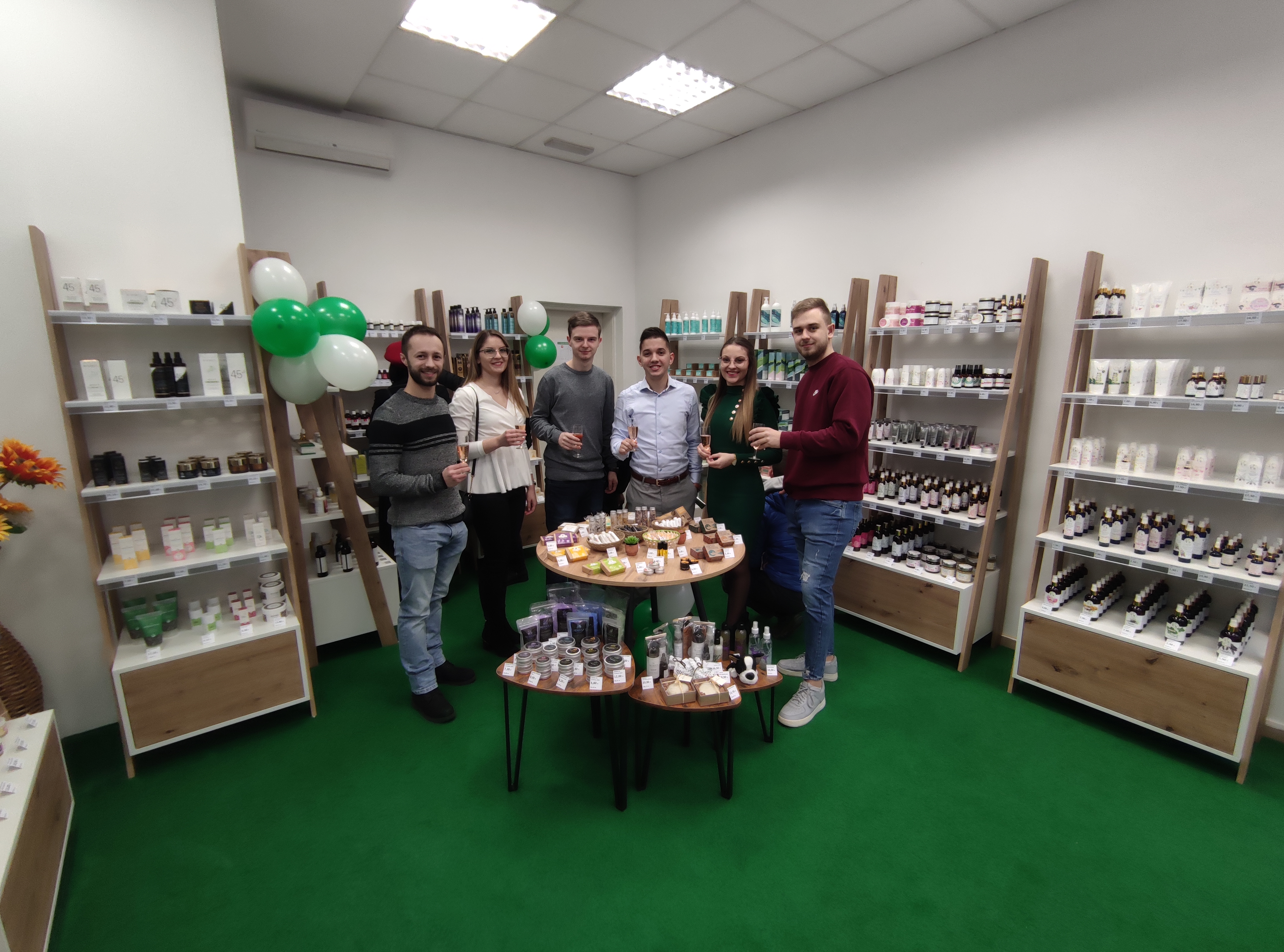 crosmetica otvorenje