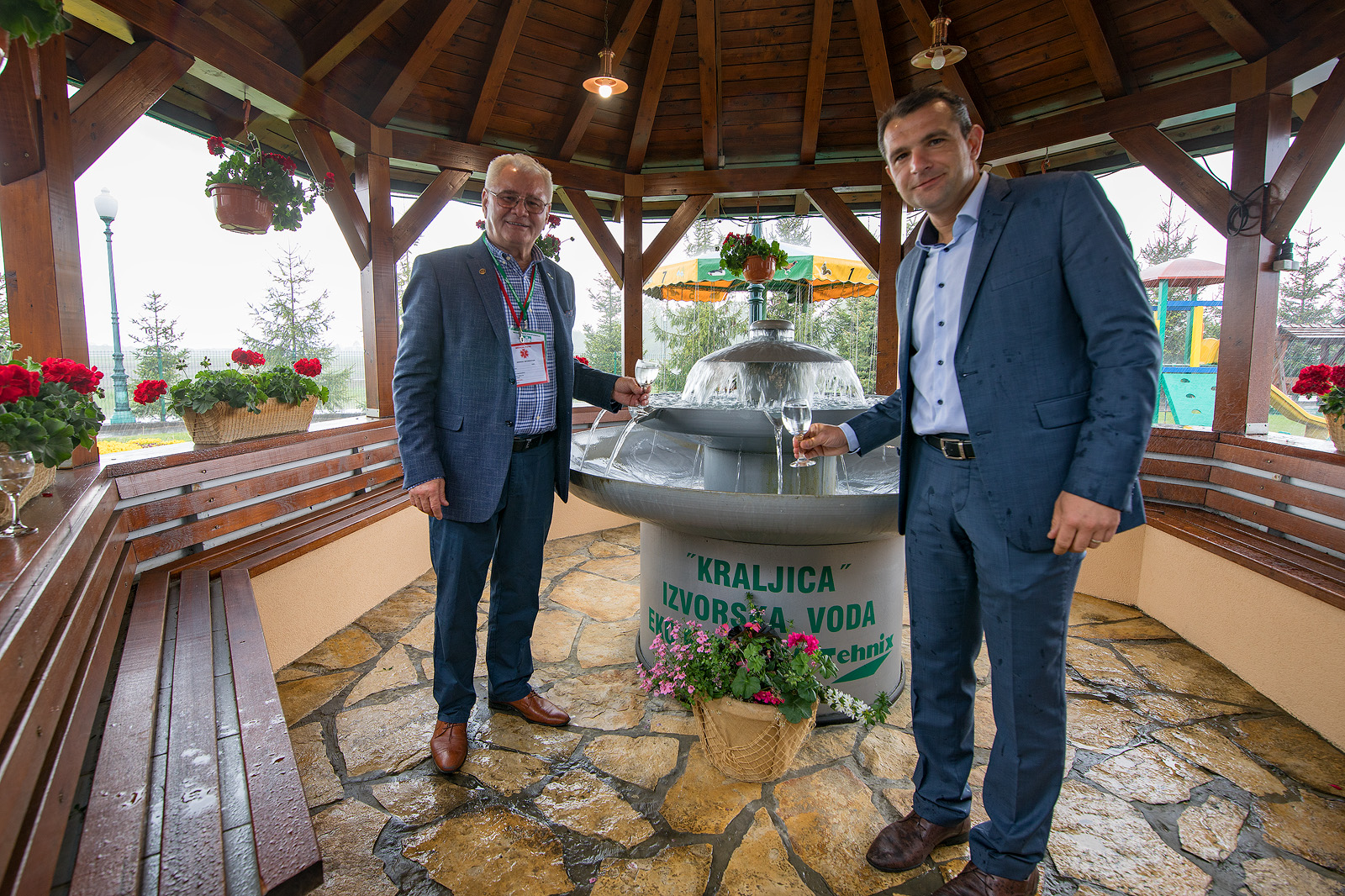 U Tehnixu predstavljeni Corona Kremator i Mobilna Corona kabina