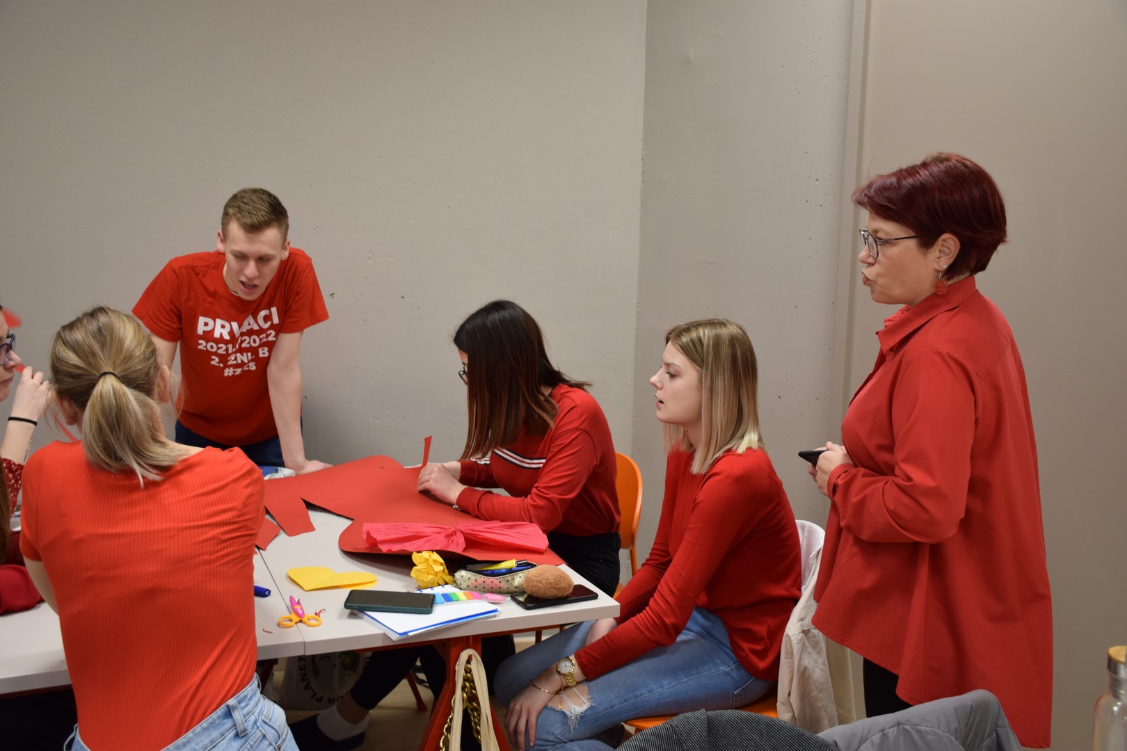 SREDNJA ŠKOLA ČAKOVEC Buduće medicinske sestre i tehničari obilježili Dan crvenih haljina