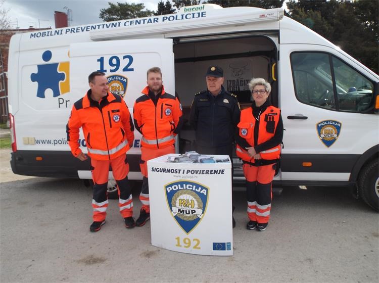 Preloški policajci informirali i educirali građane u Domašincu, Prelogu i Dekanovcu