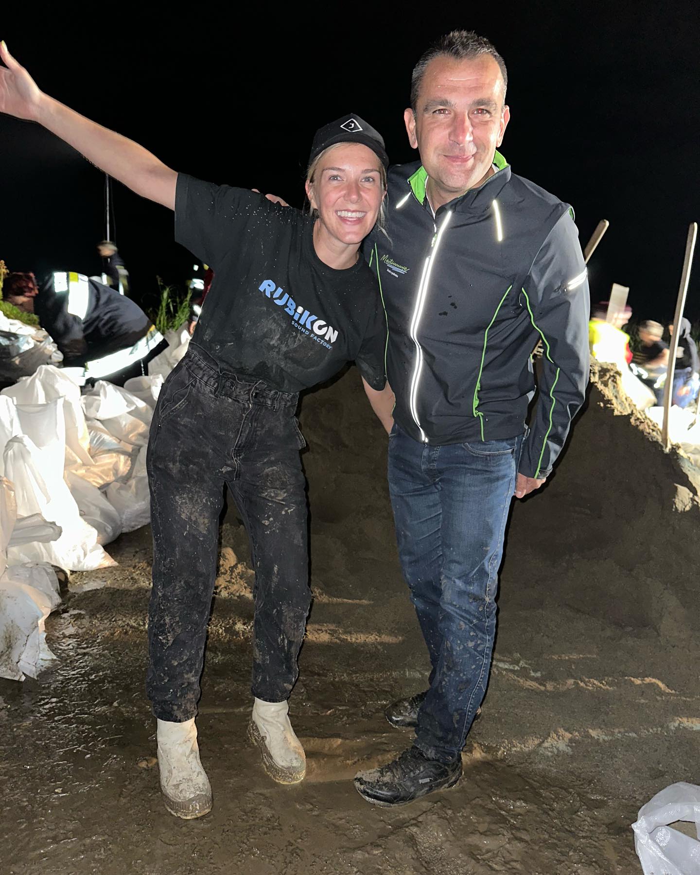 RADILI CIJELU NOĆ Neprospavana noć u Pušćinama, svi se ujedinili i radili zečji nasip