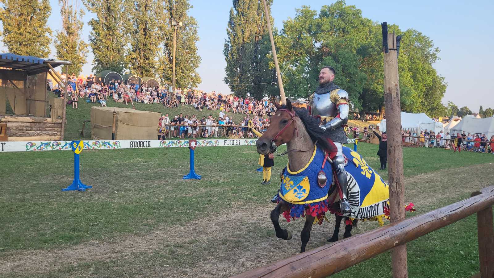 NA KOPRVNIČKIM BEDEMIMA Renesansni festival i ove godine privukao mnoštvo posjetitelja NA KOPRVNIČKIM BEDEMIMA Renesansni festival i ove godine privukao mnoštvo posjetitelja