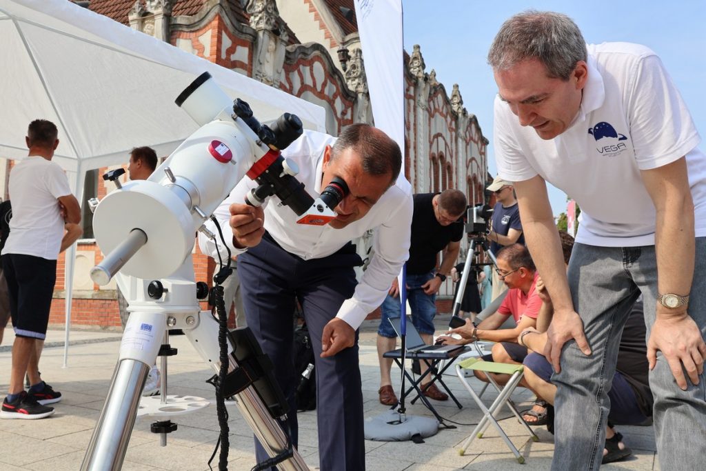 AD VEGA Regionalni susret astronomskih društava –’Međimurje – hotel s 1000 zvjezdica’ AD VEGA Regionalni susret astronomskih društava –’Međimurje – hotel s 1000 zvjezdica’