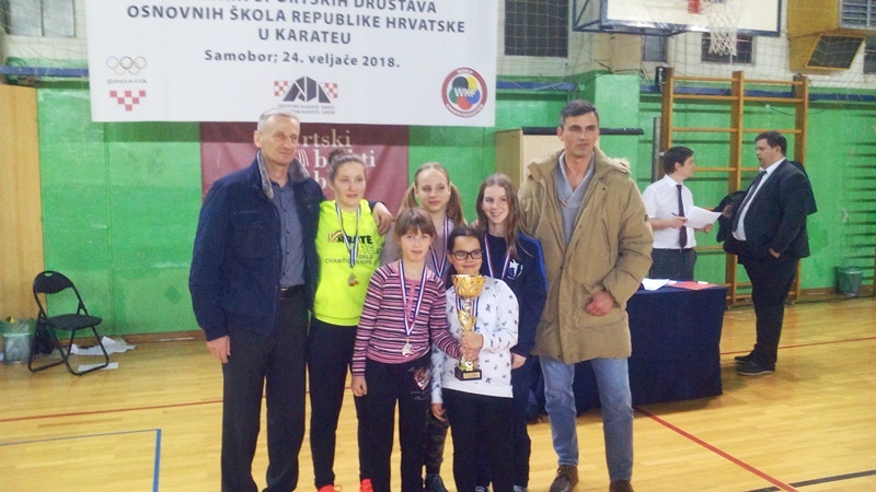 img20180224182252vert1392704464