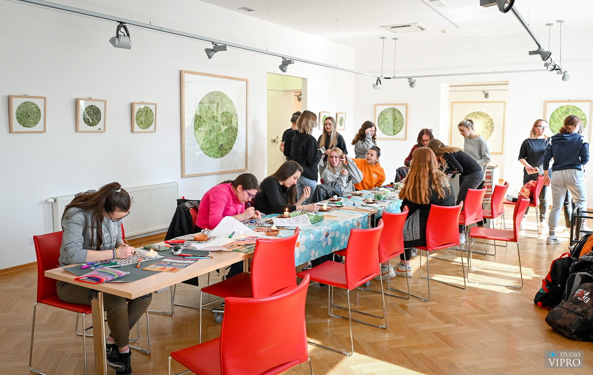 Biserka Vučenik učenike Srednje škole Prelog naučila kako izraditi črnu pisanicu