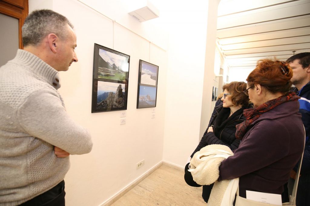 2770798410214156380080442518892