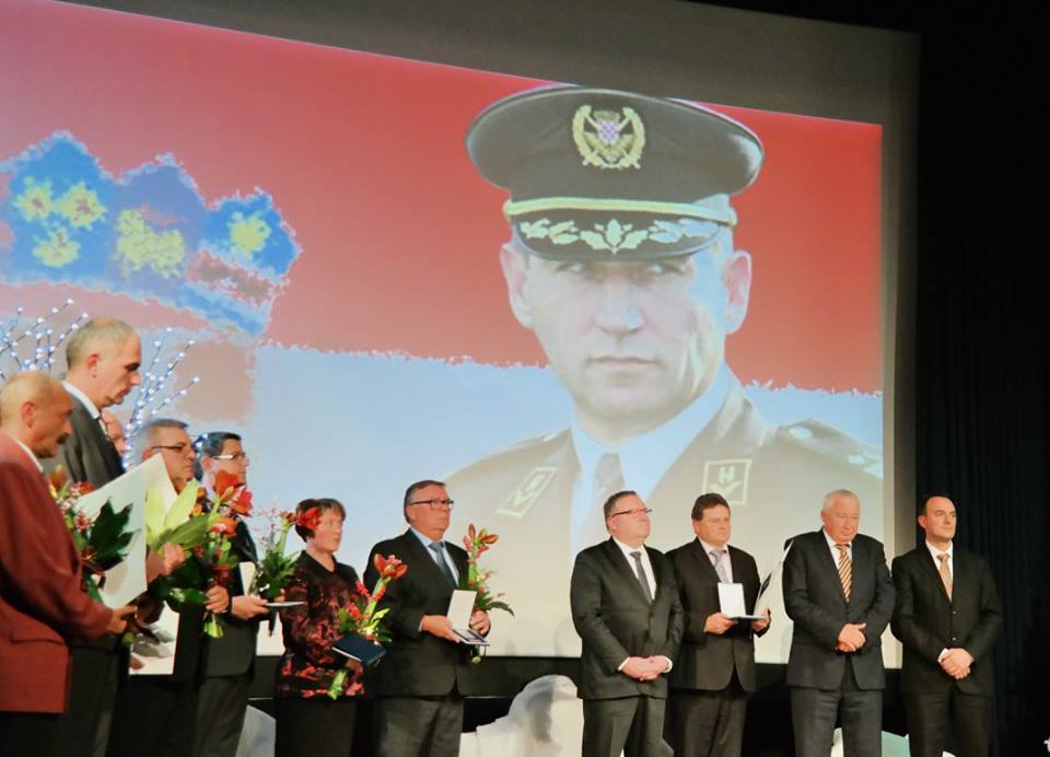 1455905101688113499436013459917