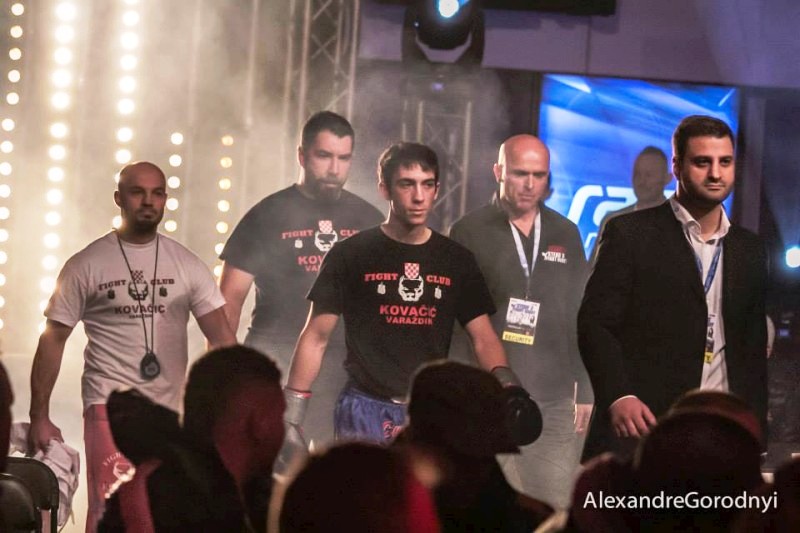 1534293901269026558092635075563