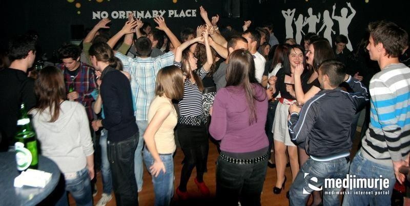 slika0015 Arcus (Subota, 14.4.2012) slika0015 Arcus (Subota, 14.4.2012)