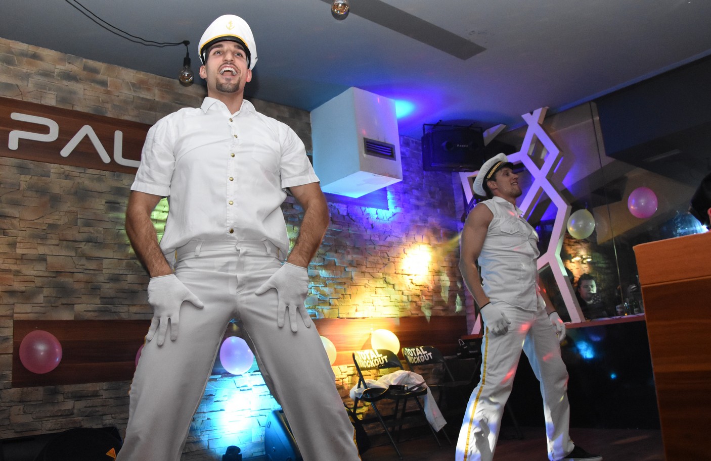 Nastup erotskih plesača u čakovečkom Paladinu