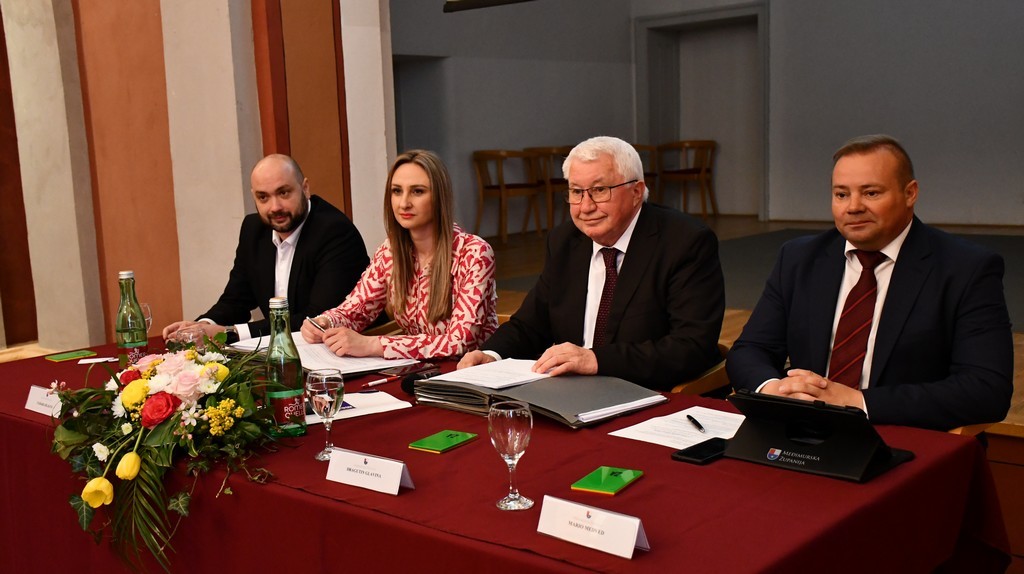 SPORAZUM O SURADNJI I PRIJATELJSTVU Međimurska županija potpisat će Sporazum s Gradom Nagykanizseom SPORAZUM O SURADNJI I PRIJATELJSTVU Međimurska županija potpisat će Sporazum s Gradom Nagykanizseom