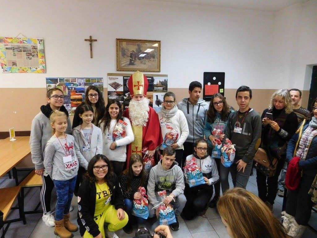 fbimg1481663318922316771