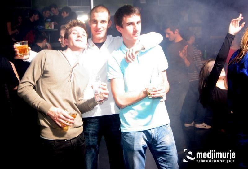 Diana (Subota, 3.12.2011) Diana (Subota, 3.12.2011)