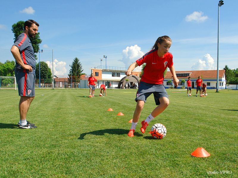 355215472dsc06534751990