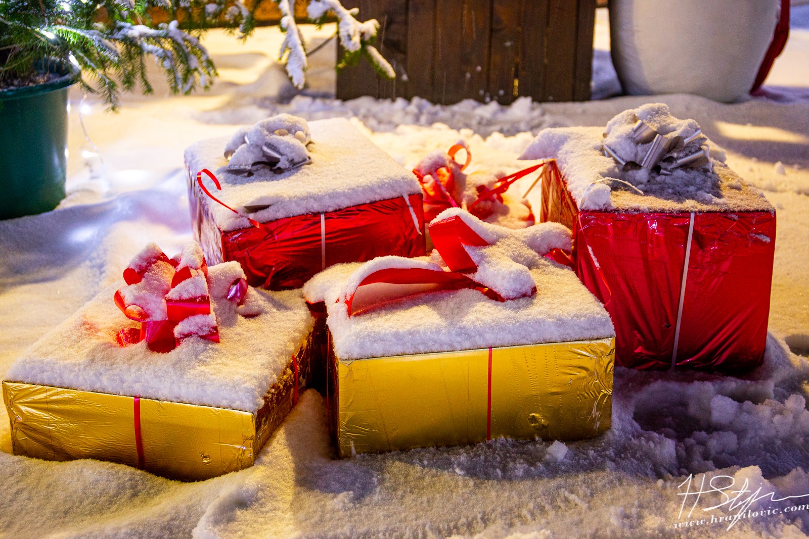 SNJEŽNA IDILA Advent u gradu Zrinskih iz objektiva Stjepana Hranilovića