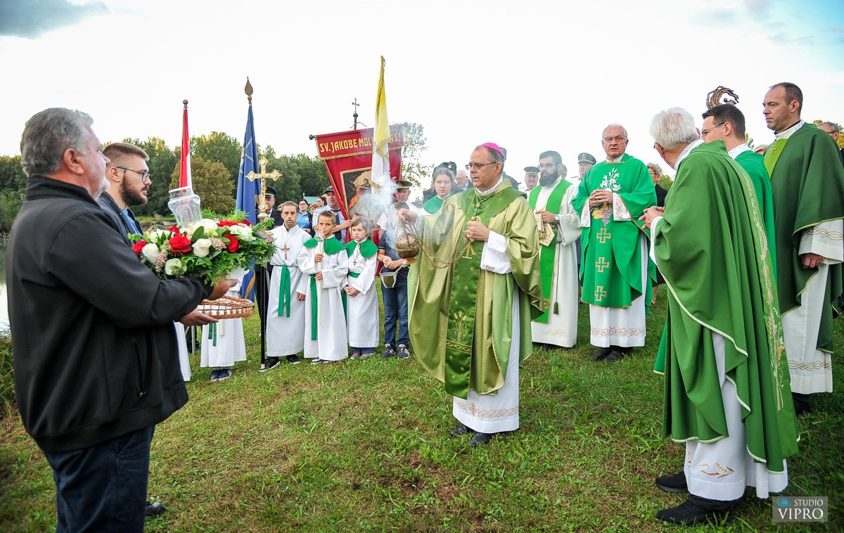 FOTO Uz molitvu i prigodan program obilježena godišnjica tragedije na rijeci Dravi