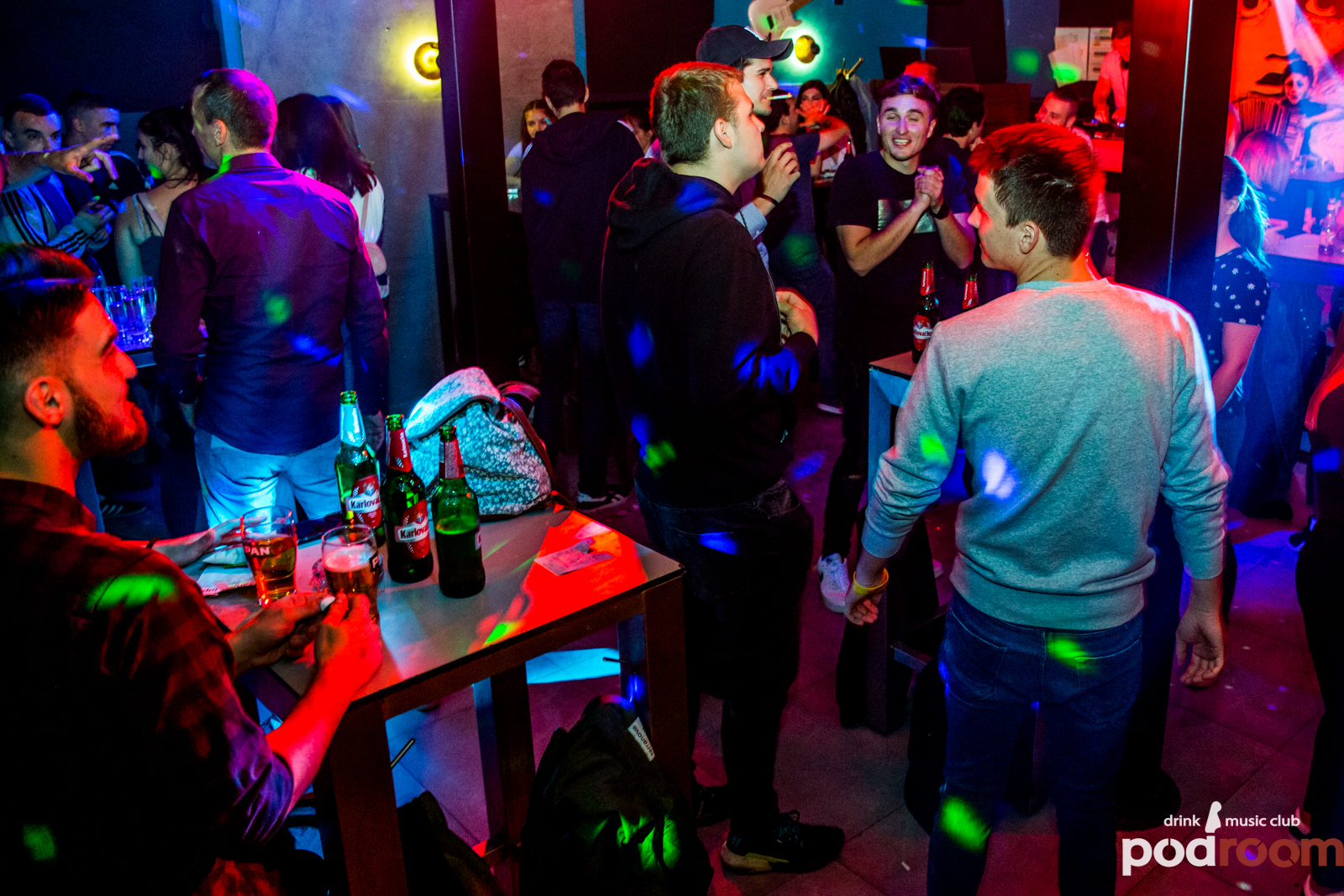 Podroom clubbing – DJ Yakka