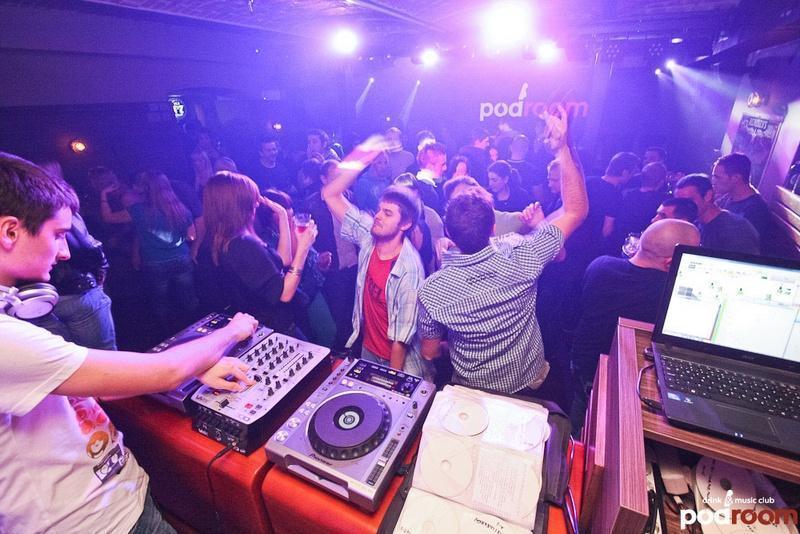 slika0005 Podroom (Subota, 17.11. – Pop Mash & House Smash – DJ Nixou)