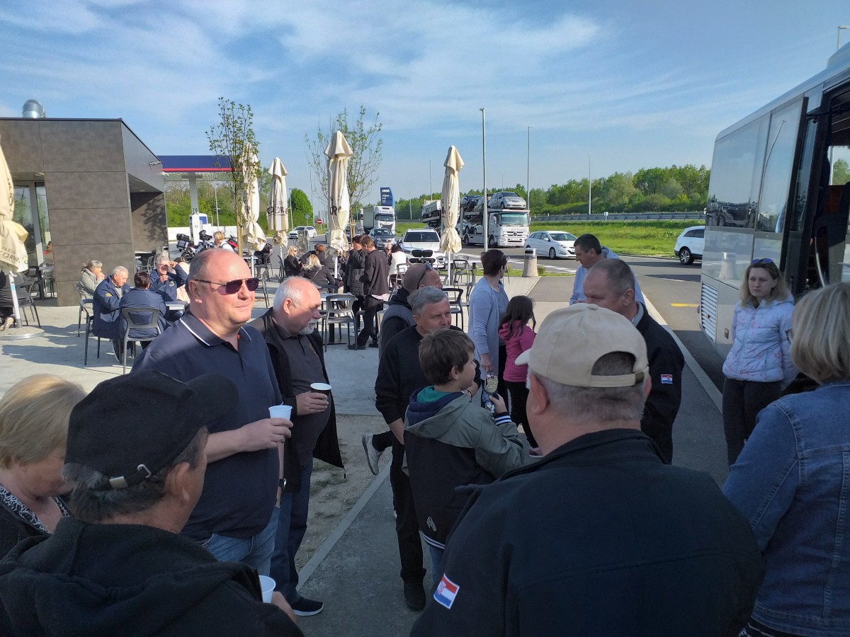 Branitelji na studijskom putovanju na mjestima gdje se stvarala hrvatska povijest u VRO ‘Bljesak’ Branitelji na studijskom putovanju na mjestima gdje se stvarala hrvatska povijest u VRO ‘Bljesak’