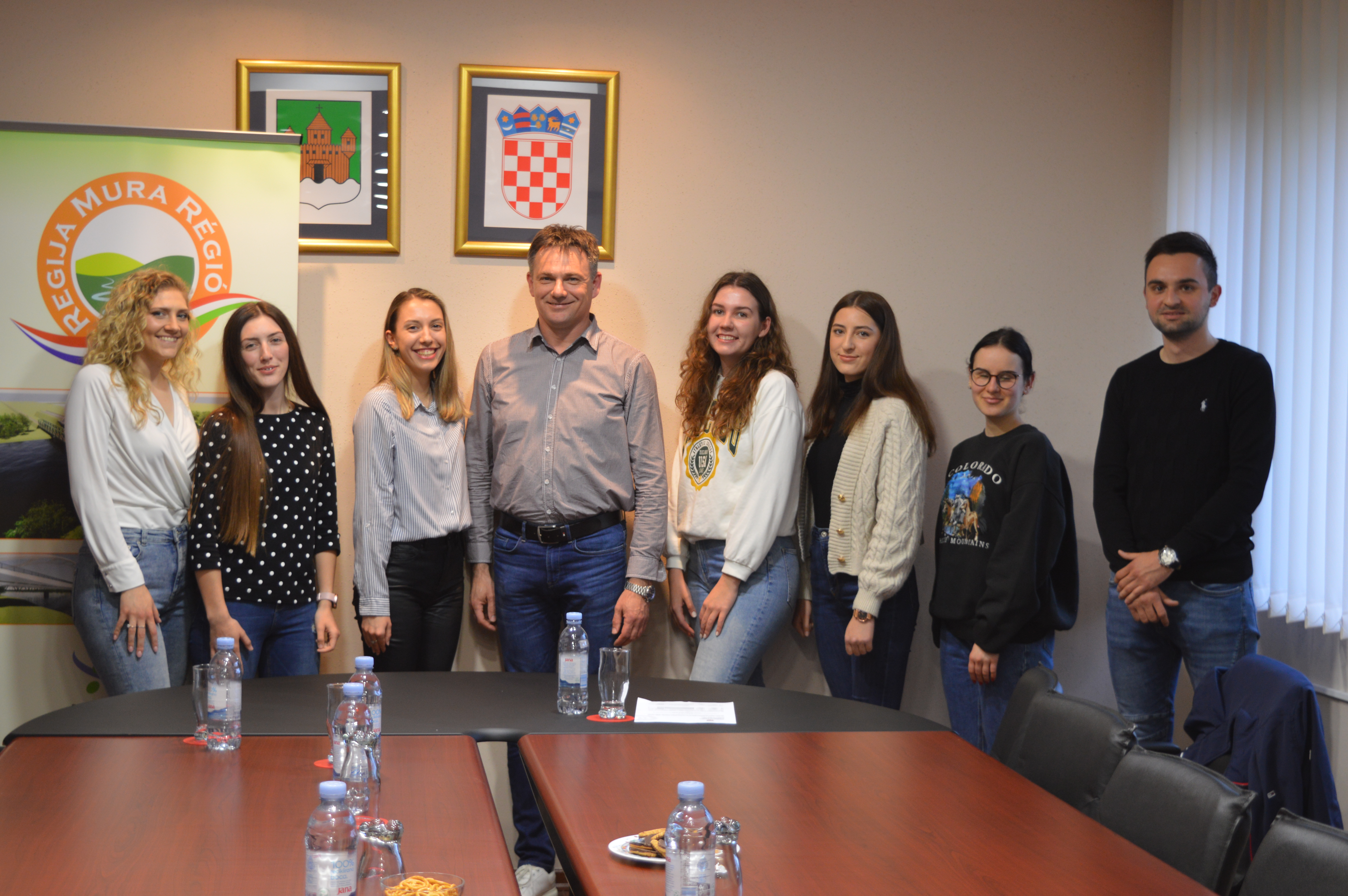 Načelnik Friščić ugostio studente: Općina Kotoriba će za pomoć studentima izdvojiti 60 tisuća kuna Načelnik Friščić ugostio studente: Općina Kotoriba će za pomoć studentima izdvojiti 60 tisuća kuna