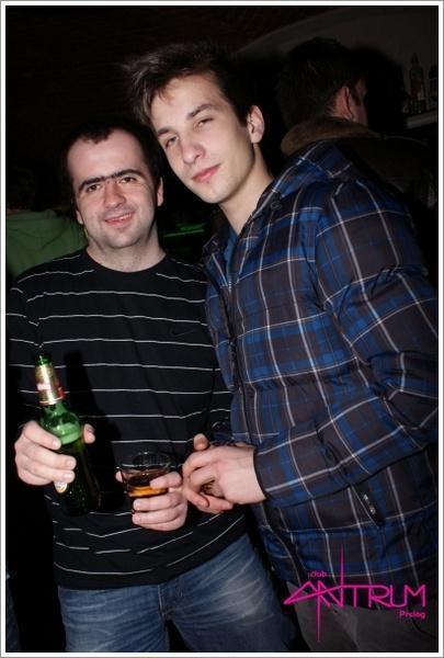 slika0030 Antrum (Petak, 15.2.2013 – Zodiac band) slika0030 Antrum (Petak, 15.2.2013 – Zodiac band)