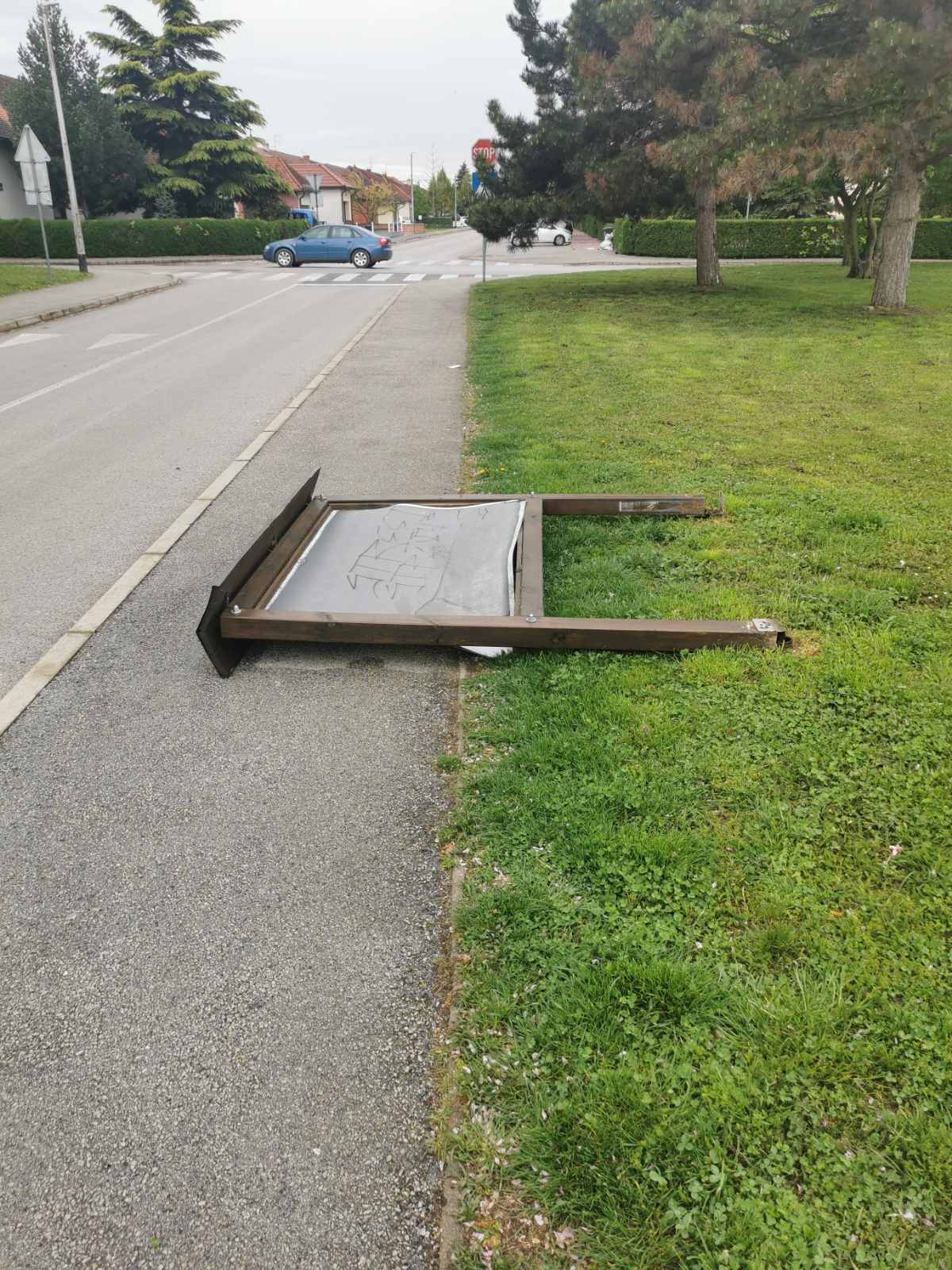 Vandalski prizori na dječjem igralištu kod II. Osnovne škole Čakovec
