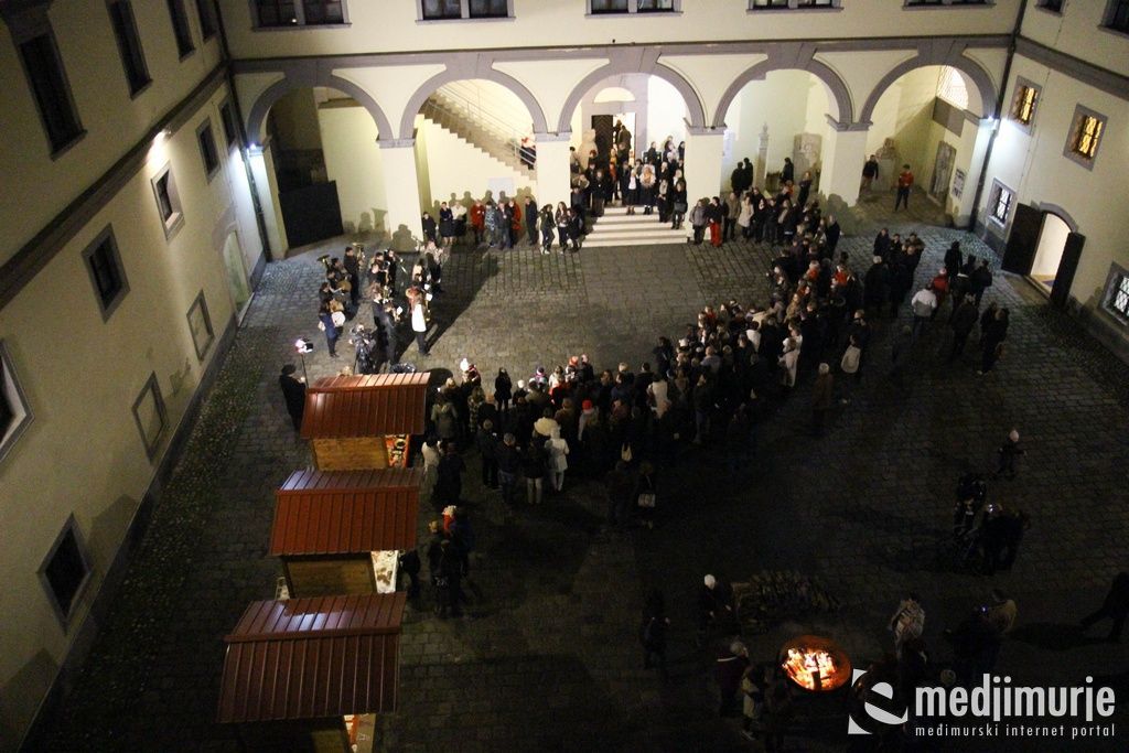 nocmuzejacakovec0107676033