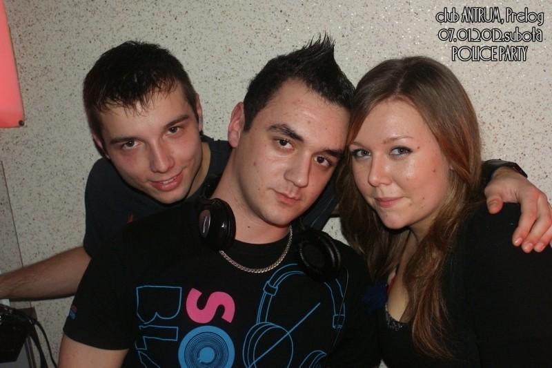 slika0016 Antrum (Subota, 7.1.2012) slika0016 Antrum (Subota, 7.1.2012)