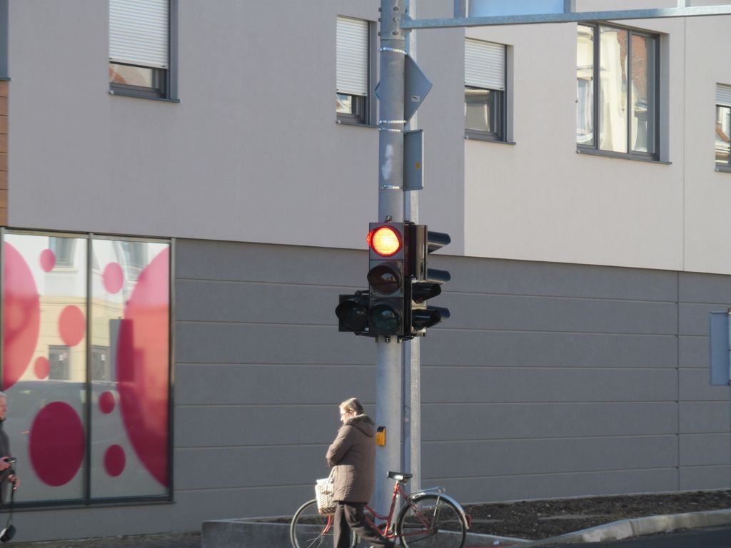 271611048img6936742301