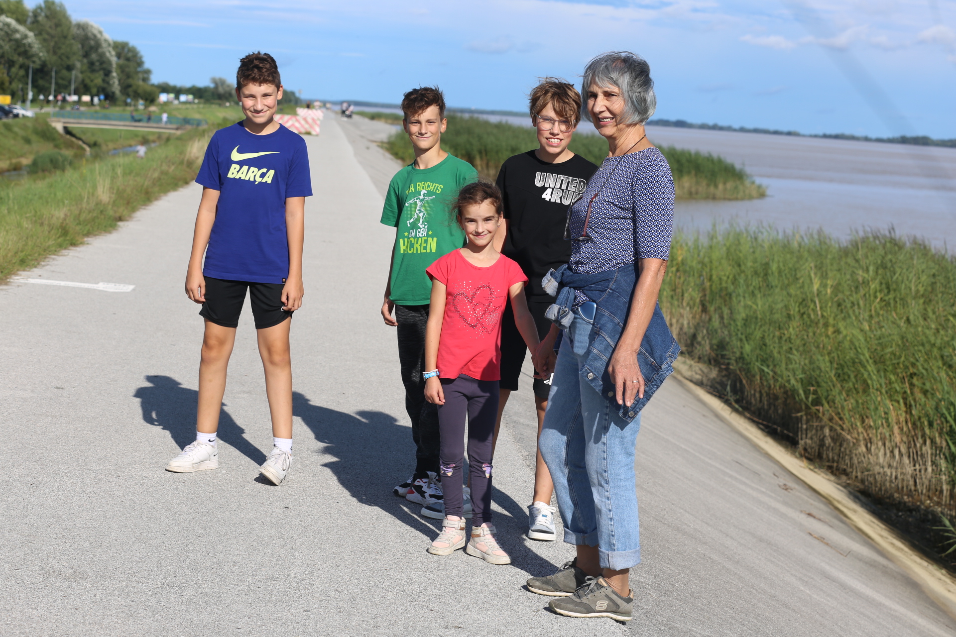 KLIKOM PO MARINI Mještani iskoristili beskišno popodne za šetnju i svježi zrak