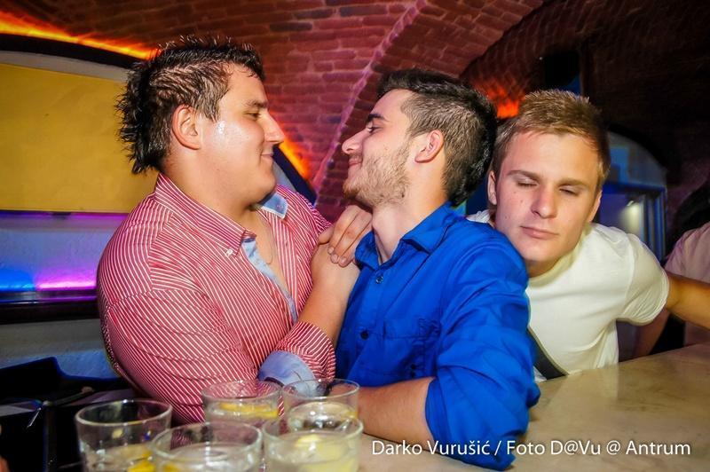 slika00013 Antrum (Petak, 27.6.2014.)