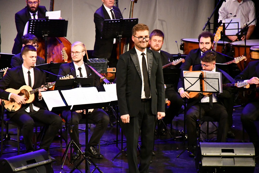 VIDEO I FOTO Veličanstvenim koncertom proslavljeno četvrt stoljeća djelovanja