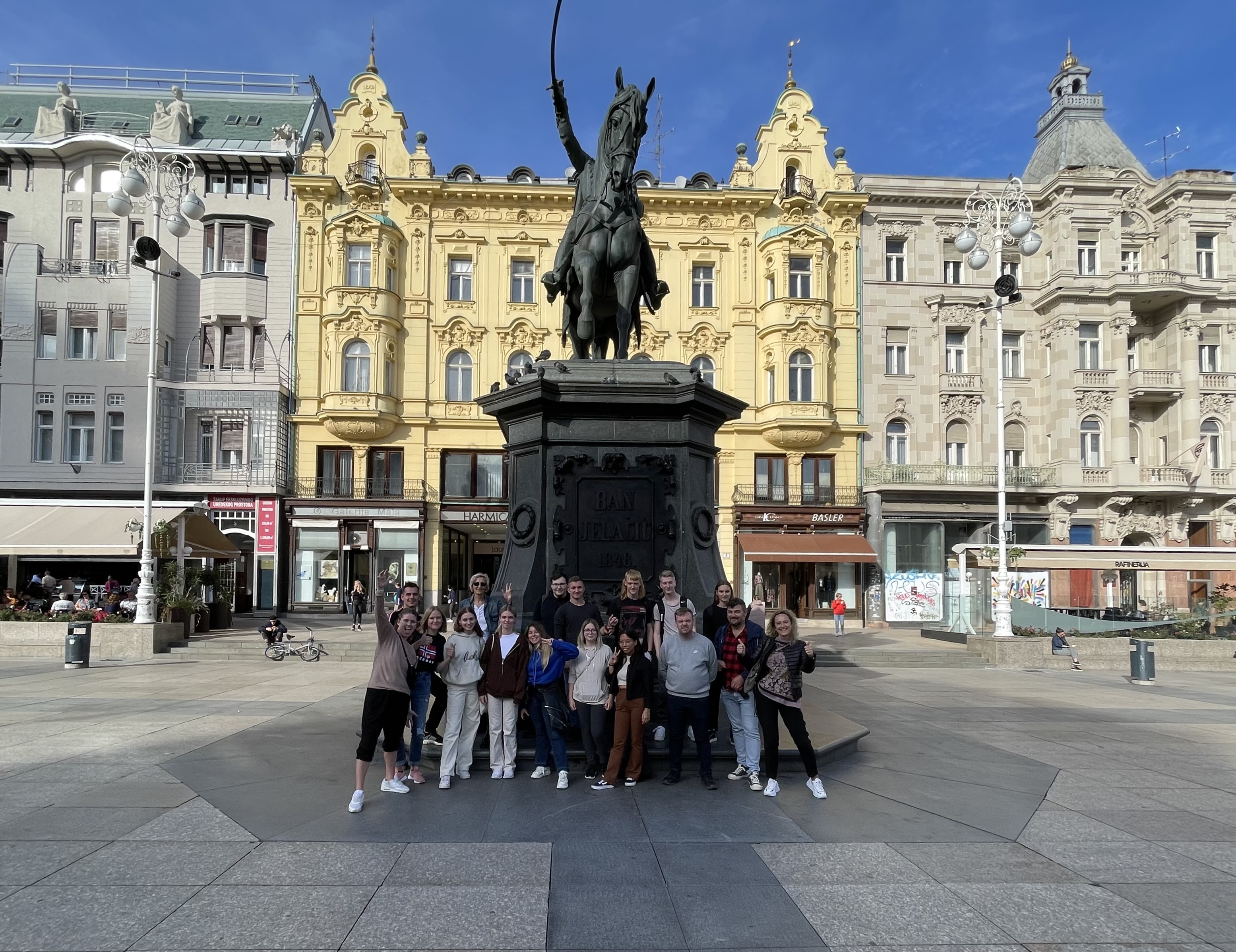 GOSPODARSKA ŠKOLA ČAKOVEC Ugostili učenike i profesore iz Norveške, Islanda, Mađarske, Italije i Slovenije GOSPODARSKA ŠKOLA ČAKOVEC Ugostili učenike i profesore iz Norveške, Islanda, Mađarske, Italije i Slovenije