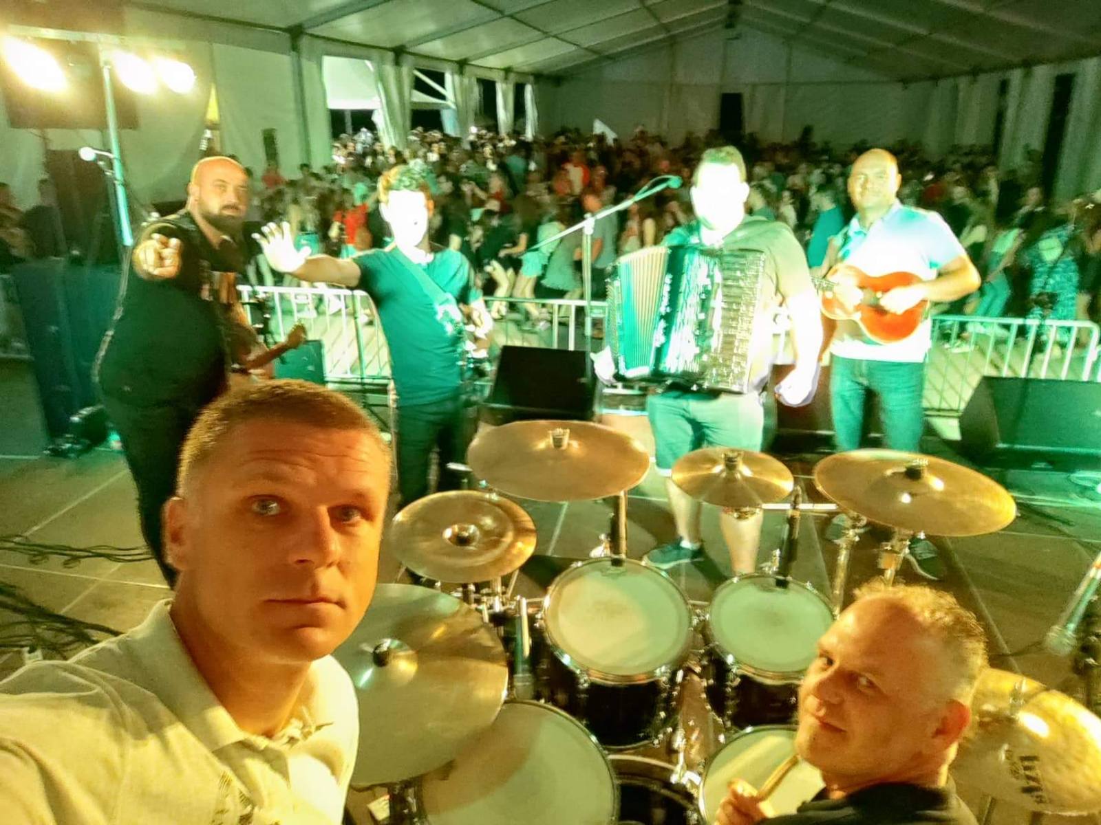 Zlatko Pejaković oduševio Donju Dubravu!