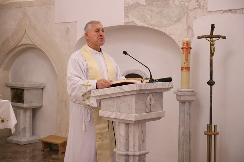 Biskup Radoš krstio peto dijete obitelji Spajić iz Svetog Martina na Muri