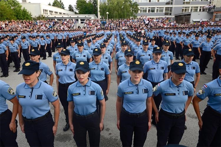 postani policajac