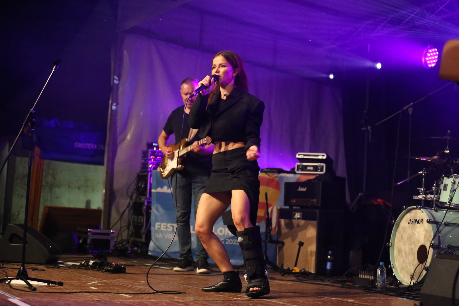 FOTO I VIDEO Vesna Pisarović na Marini Prelog rasplesala mnogobrojne posjetitelje i uveličala prvu večer Festivala balona