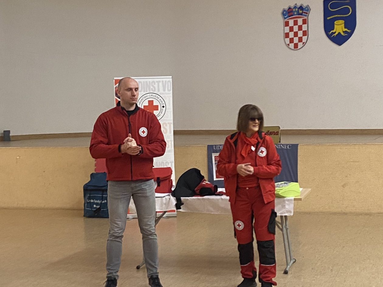 edukacija prva pomoć (11) edukacija prva pomoć (11)