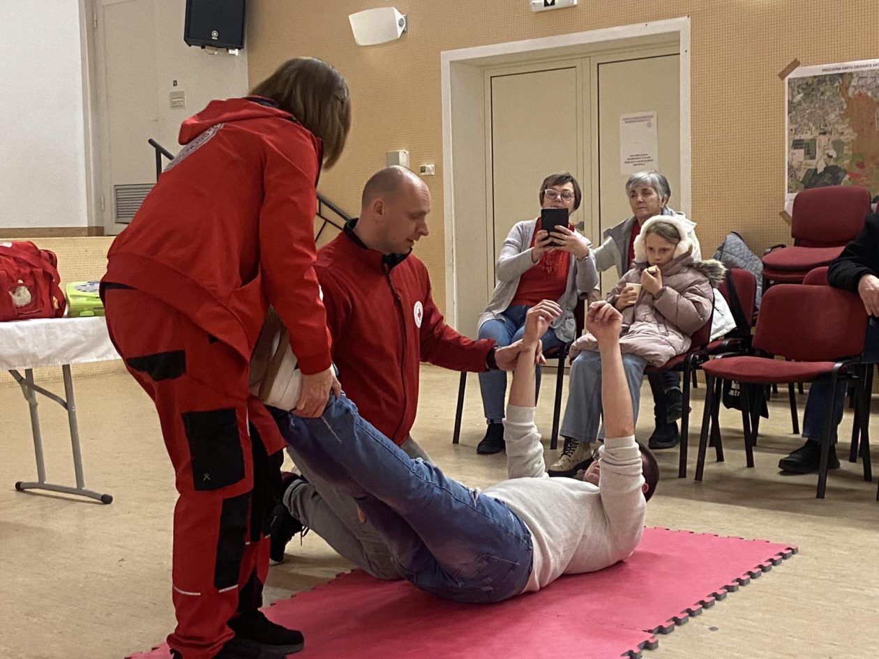 edukacija prva pomoć (14) edukacija prva pomoć (14)