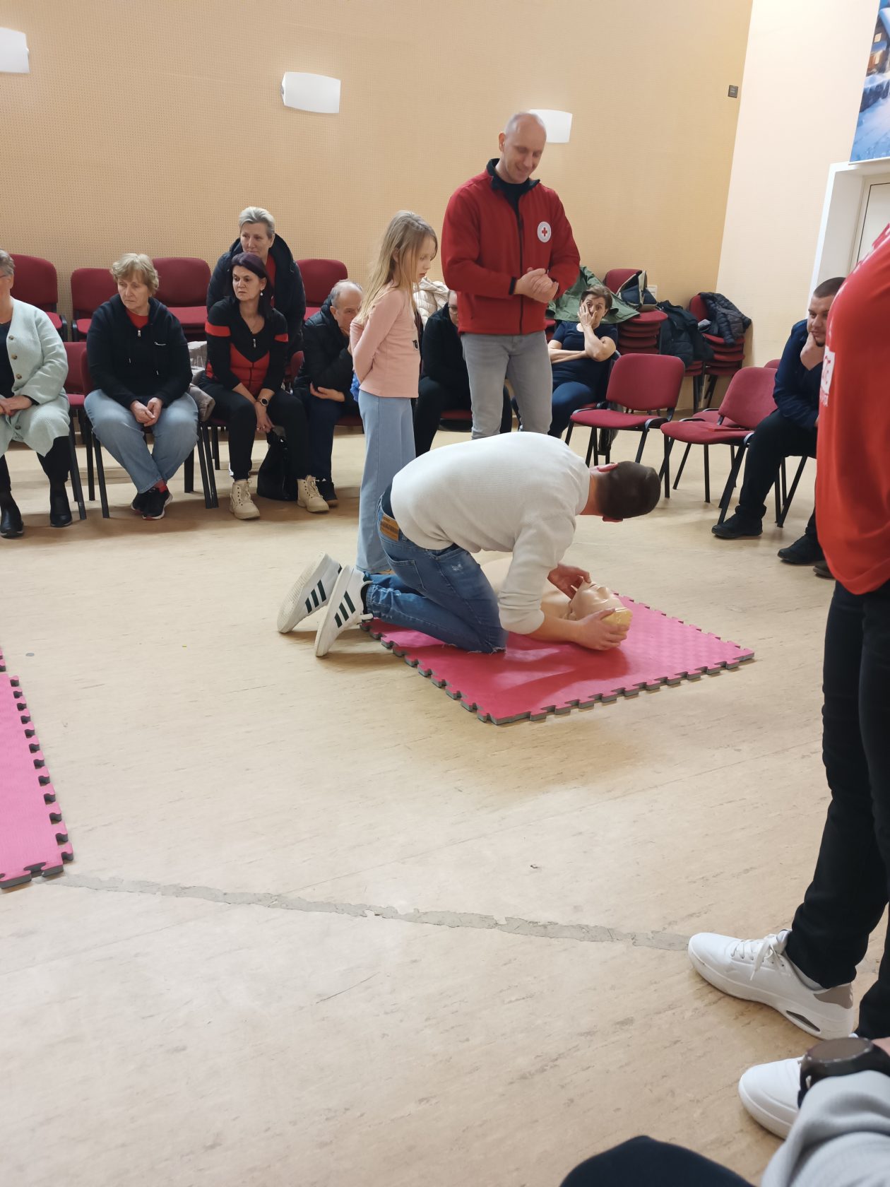 edukacija prva pomoć (5) edukacija prva pomoć (5)