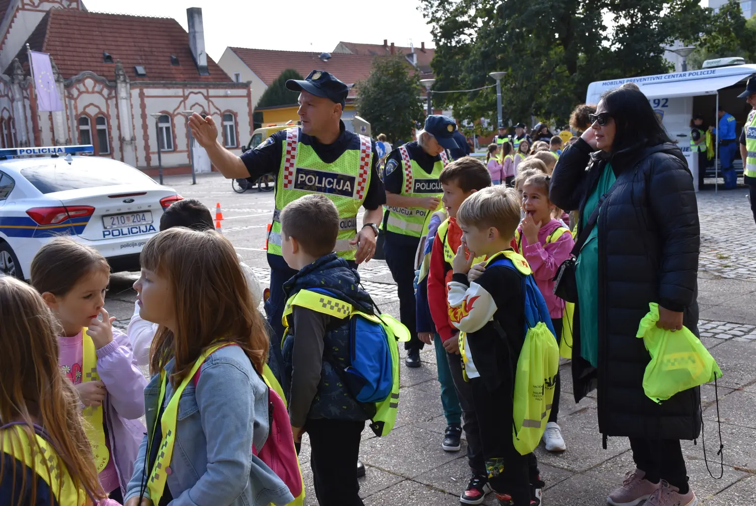 edukacija prvašića,sigurnost u prometu (4) edukacija prvašića,sigurnost u prometu (4)