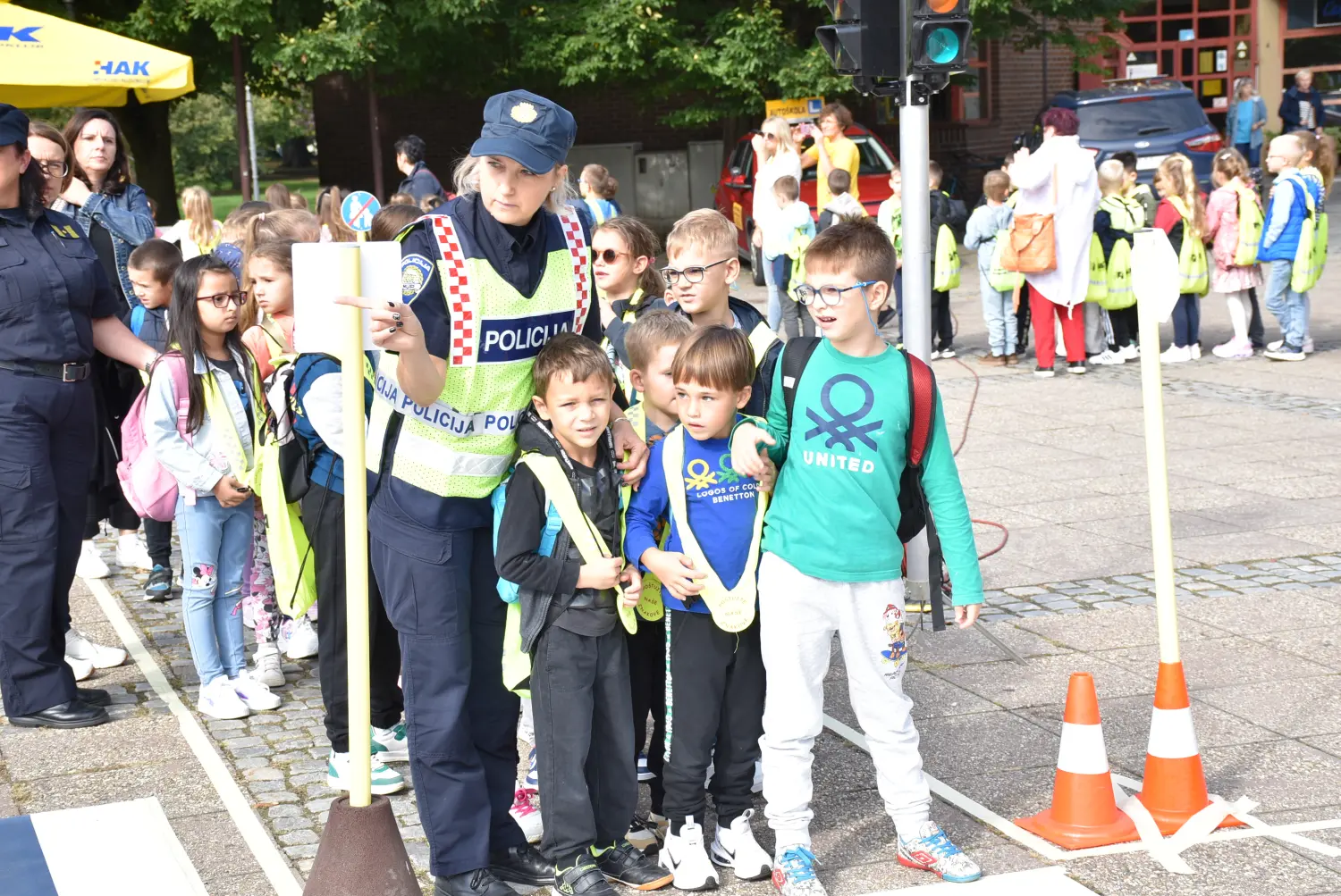 edukacija prvašića,sigurnost u prometu (43) edukacija prvašića,sigurnost u prometu (43)