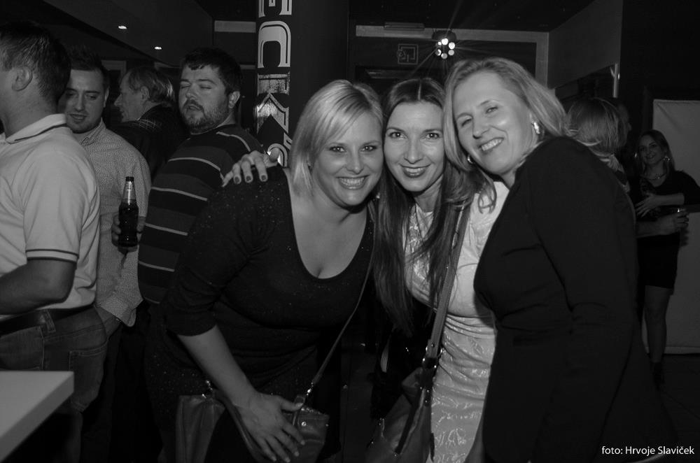 1488234312165683650844236608072