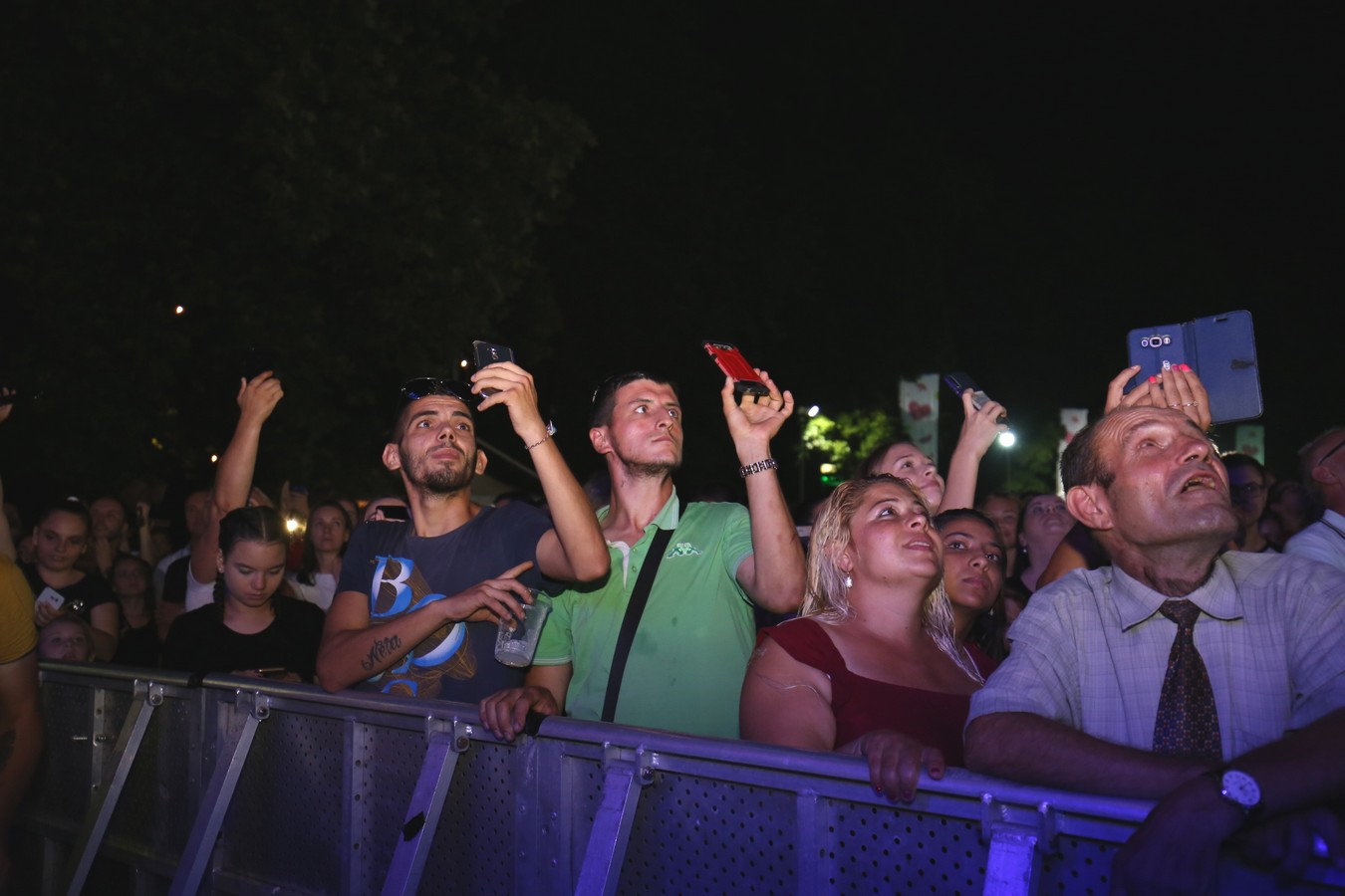 Popularna Jelena Rozga hitovima raspjevala posjetitelje Porcijunkulova