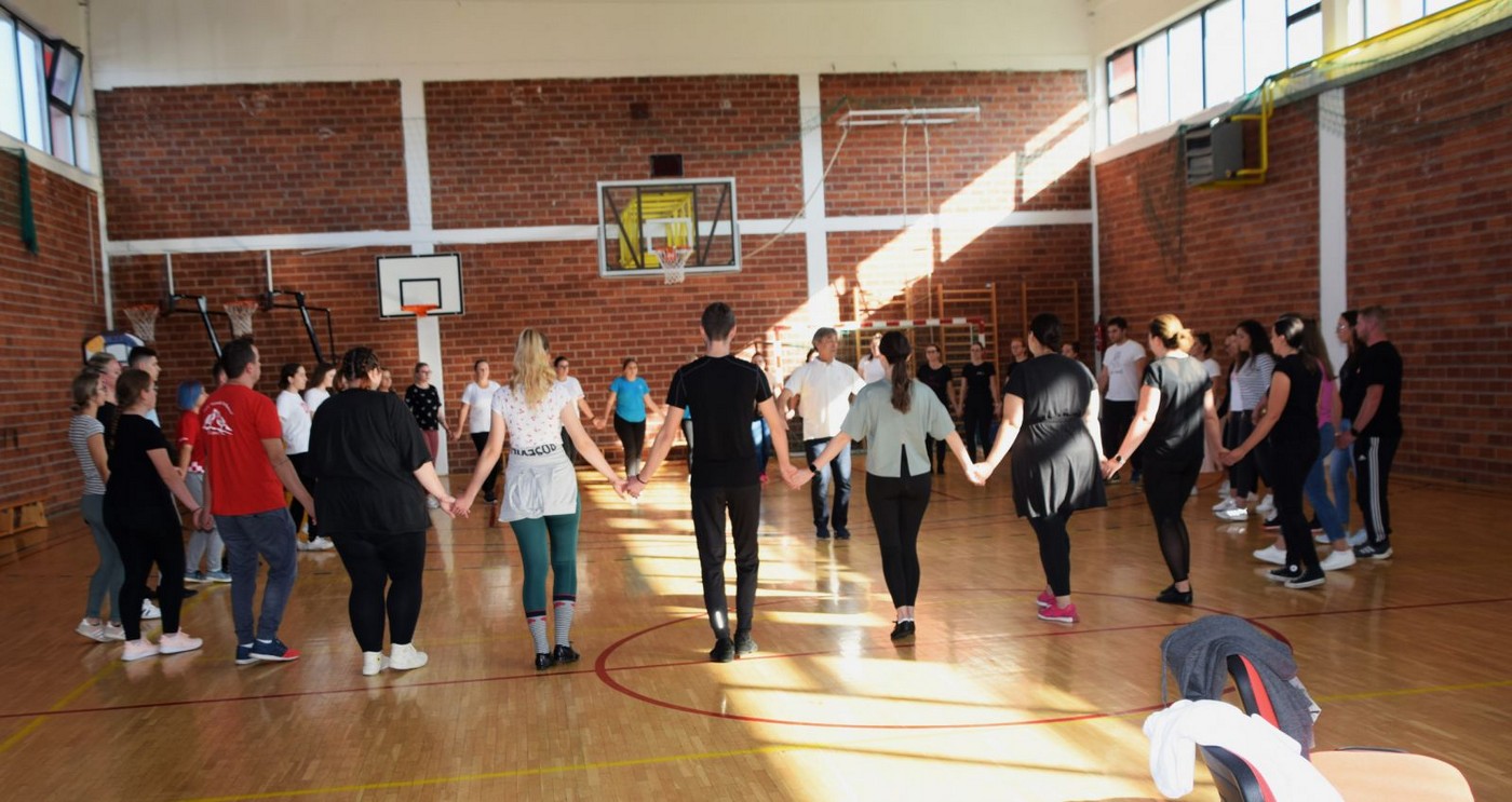 DONJA DUBRAVA Seminar ‘Scenska primjena folklora i osnove koreografije’ okupio KUD-ove Međimurja i goste