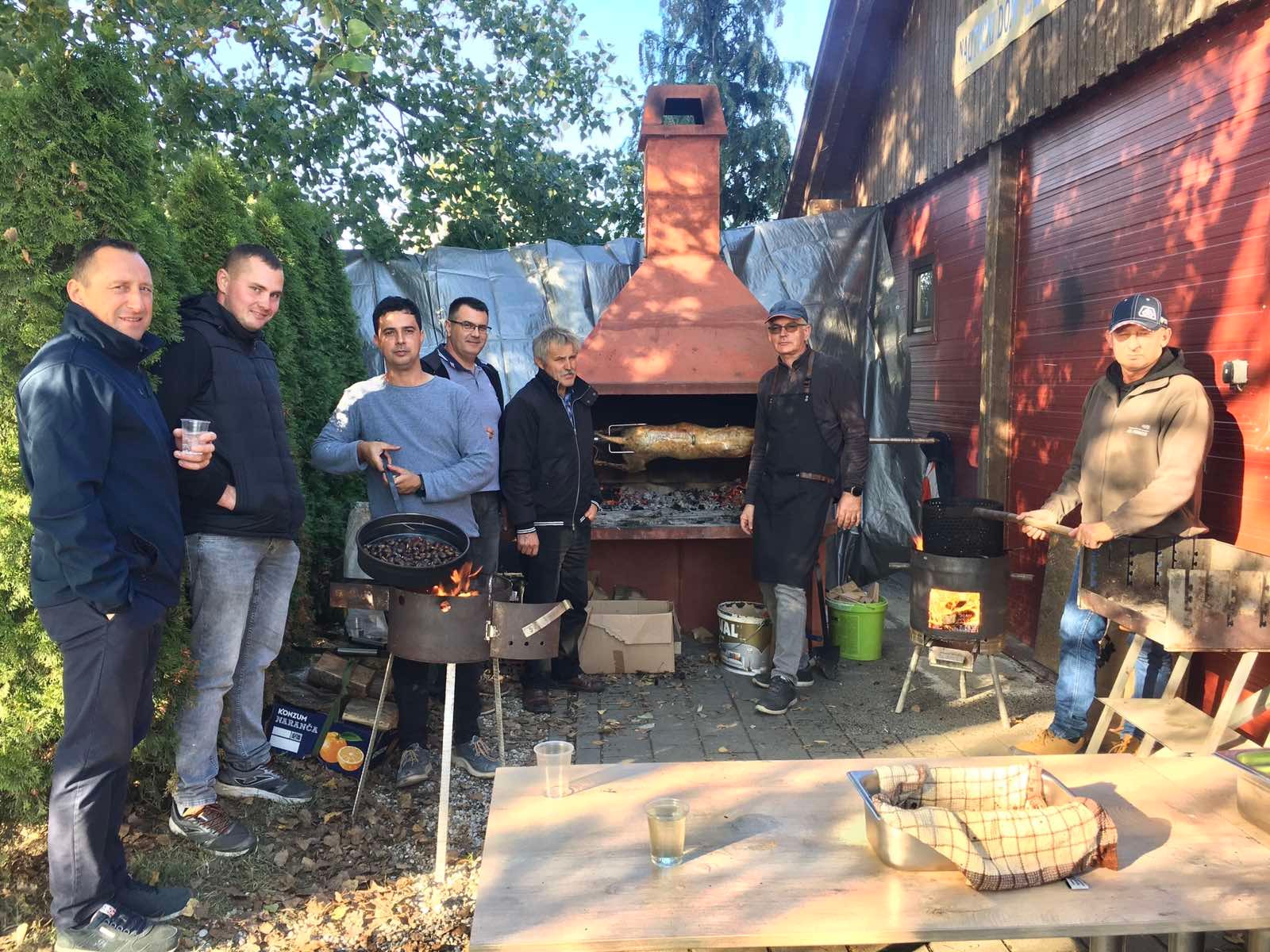 Veselo je na preloškoj Marini: Kestenijada i druženje članova Nautičkog kluba Labud